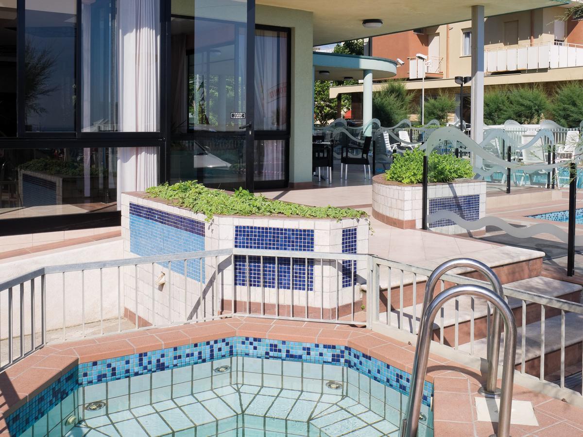 Hotel Universal Bellaria-Igea Marina Exterior foto