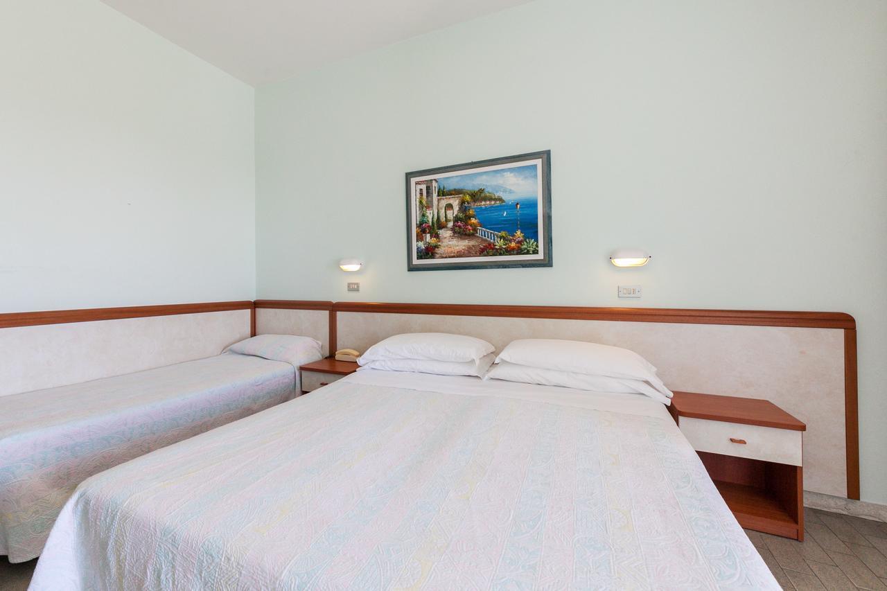 Hotel Universal Bellaria-Igea Marina Exterior foto