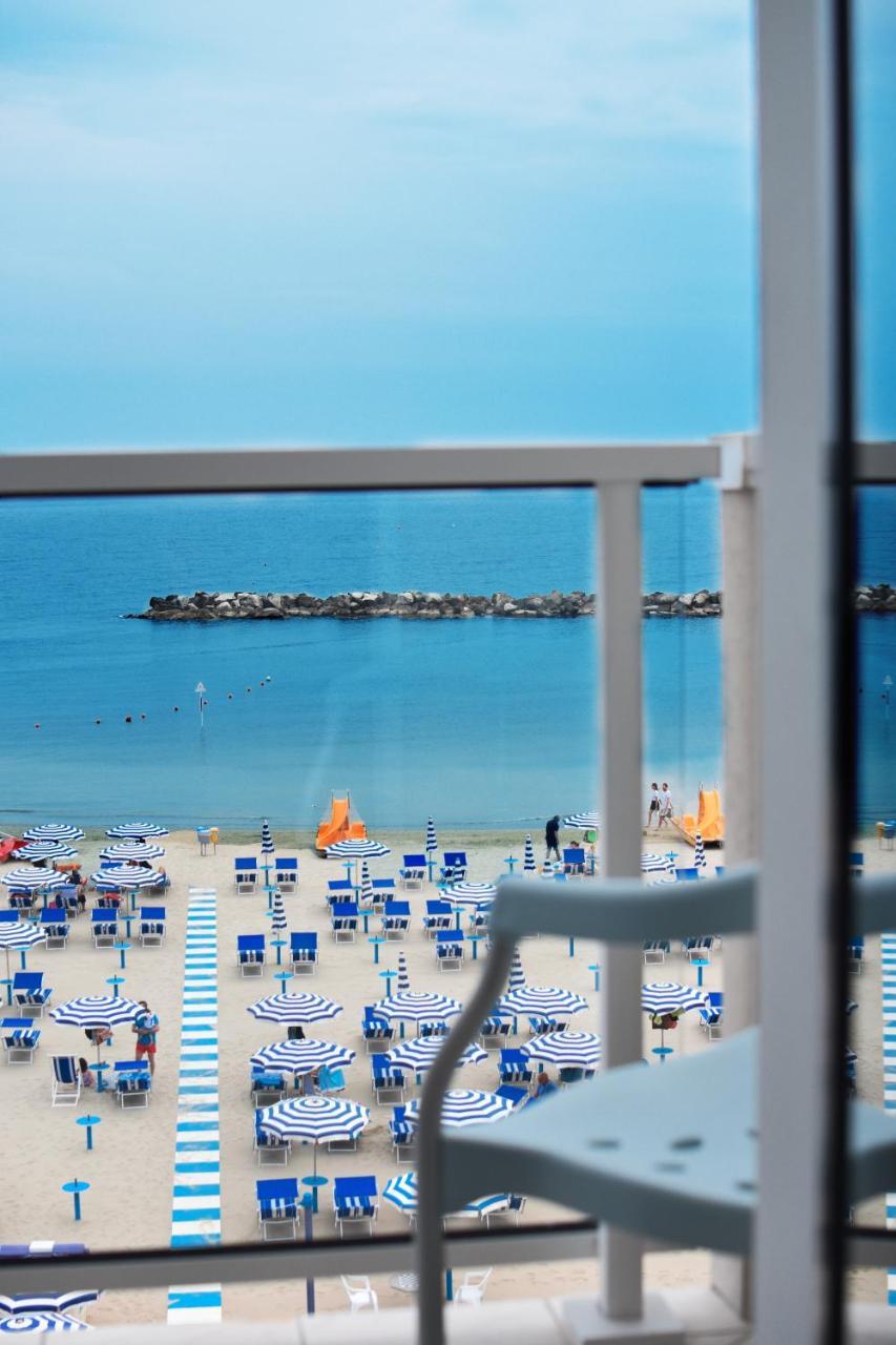 Hotel Universal Bellaria-Igea Marina Exterior foto